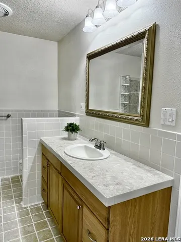 512 S Park Karnes City, TX 78118