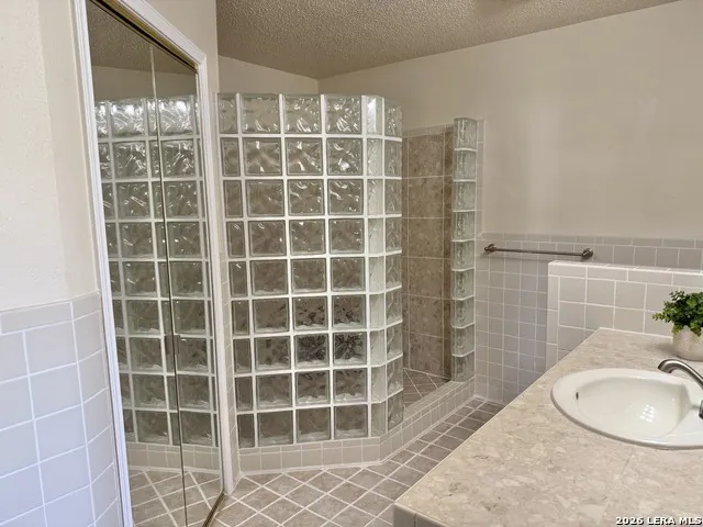 512 S Park Karnes City, TX 78118