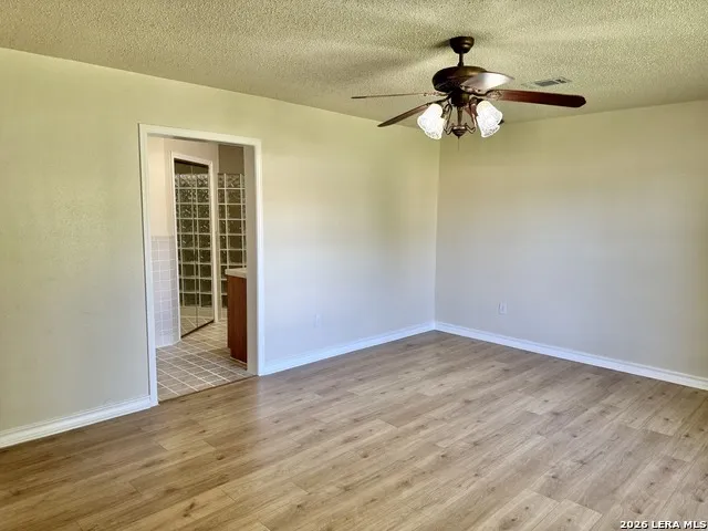 512 S Park Karnes City, TX 78118