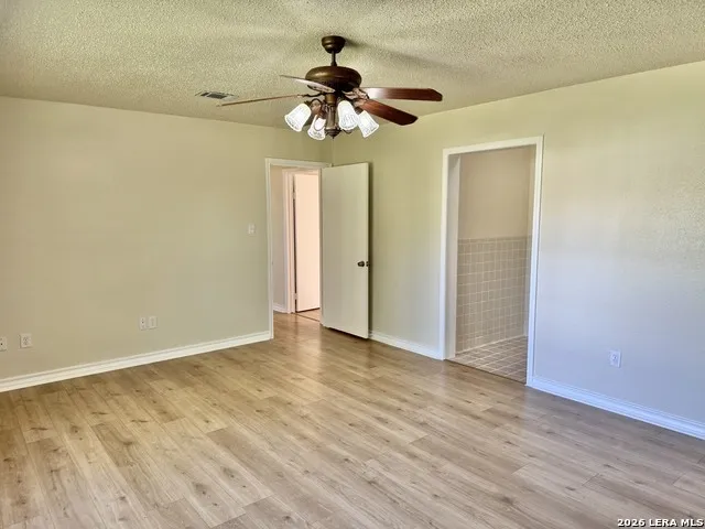 512 S Park Karnes City, TX 78118