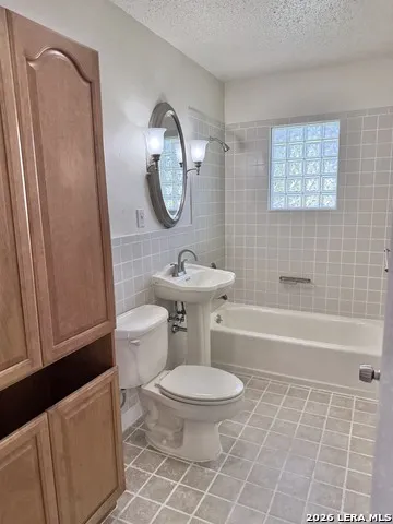 512 S Park Karnes City, TX 78118