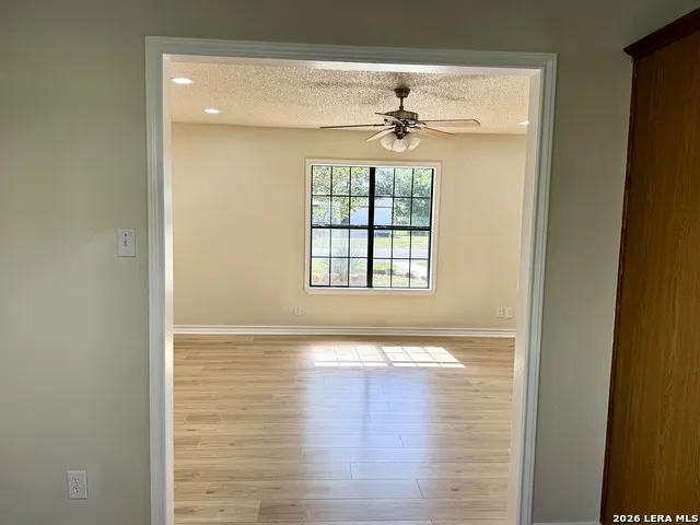 512 S Park Karnes City, TX 78118