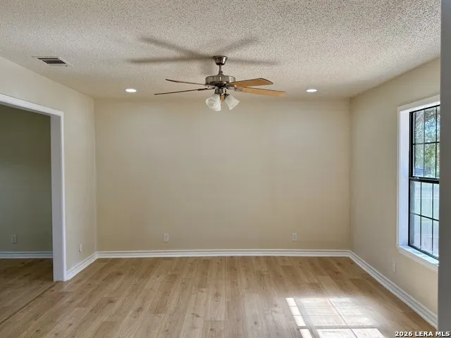 512 S Park Karnes City, TX 78118