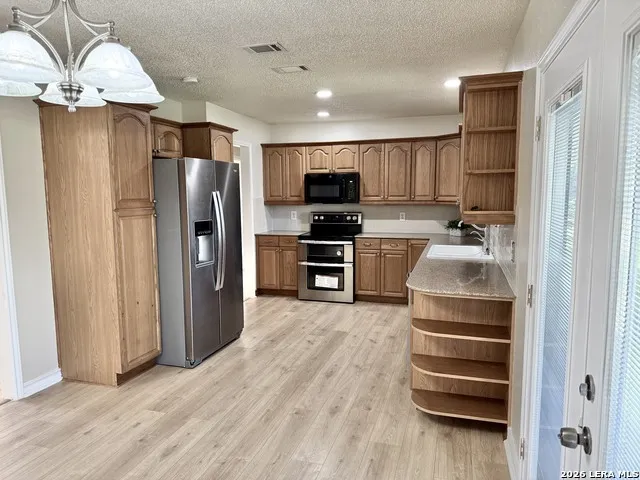 512 S Park Karnes City, TX 78118