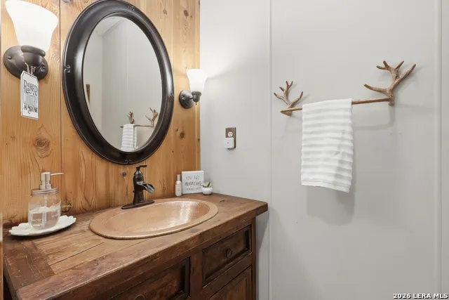 862 Indian Creek Loop Kerrville, TX 78028