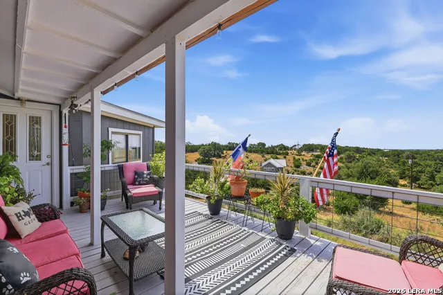 862 Indian Creek Loop Kerrville, TX 78028