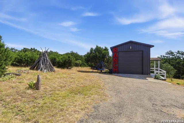 862 Indian Creek Loop Kerrville, TX 78028