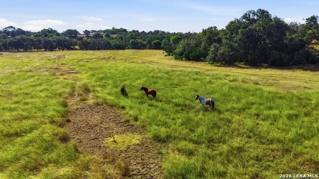 862 Indian Creek Loop Kerrville, TX 78028