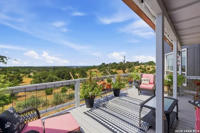 862 Indian Creek Loop Kerrville, TX 78028