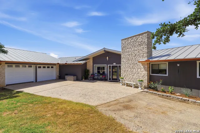 862 Indian Creek Loop Kerrville, TX 78028