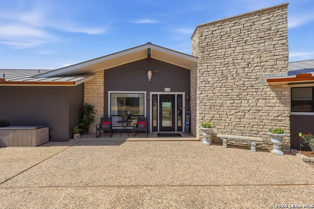 862 Indian Creek Loop Kerrville, TX 78028