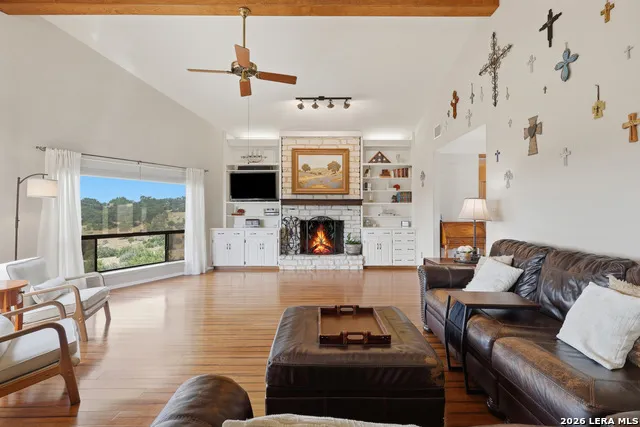 862 Indian Creek Loop Kerrville, TX 78028