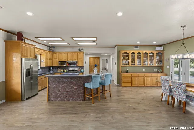 172 MEADOW LAKE DR Seguin, TX 78155