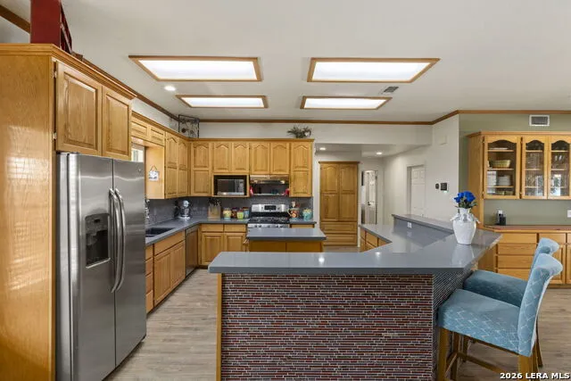 172 MEADOW LAKE DR Seguin, TX 78155