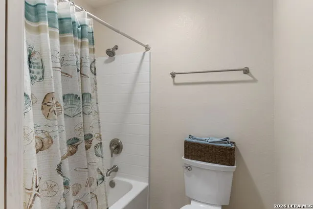 172 MEADOW LAKE DR Seguin, TX 78155