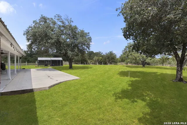 172 MEADOW LAKE DR Seguin, TX 78155