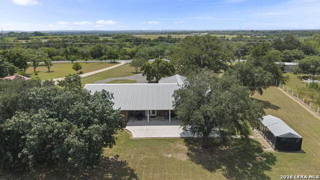 172 MEADOW LAKE DR Seguin, TX 78155