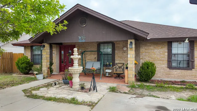 113 Calle Alegre Eagle Pass, TX 78852
