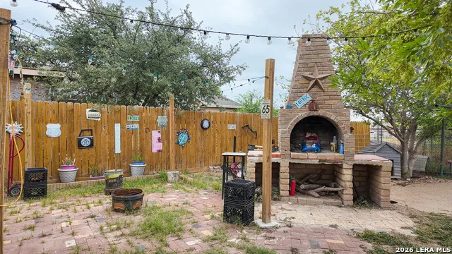 113 Calle Alegre Eagle Pass, TX 78852