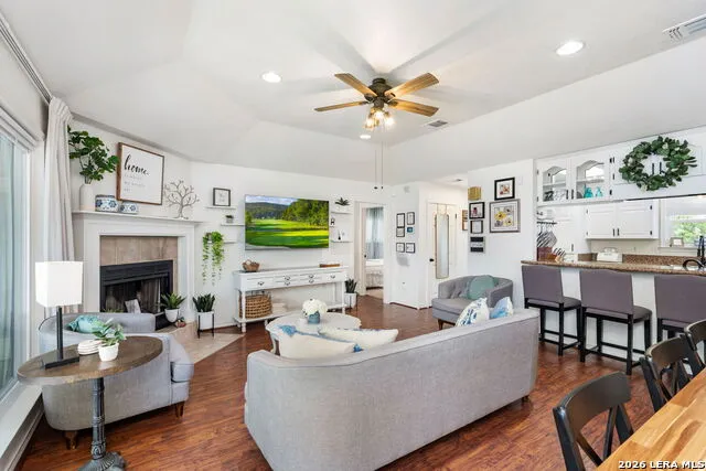34 river oak Seguin, TX 78155