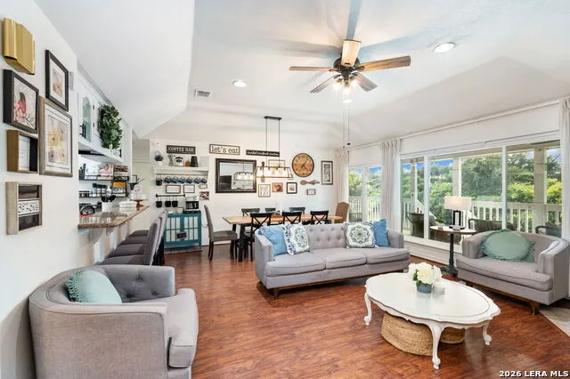 34 river oak Seguin, TX 78155