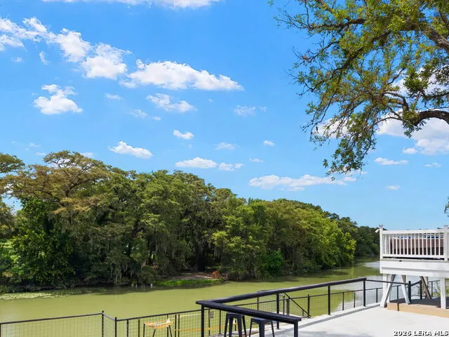34 river oak Seguin, TX 78155