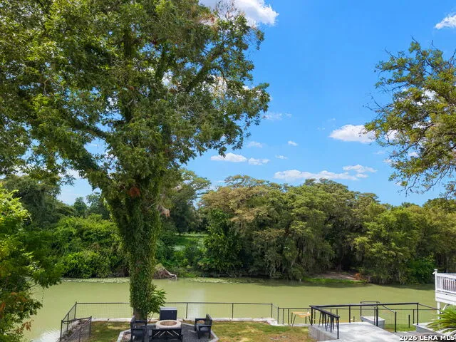 34 river oak Seguin, TX 78155
