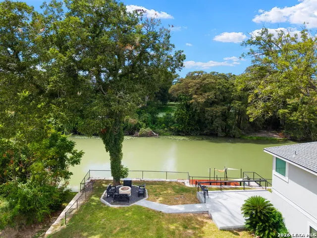 34 river oak Seguin, TX 78155