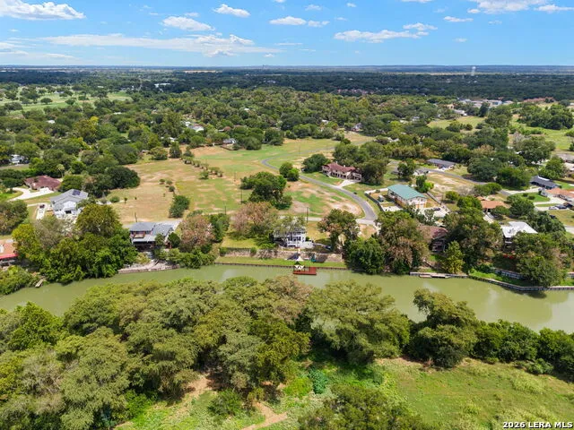 34 river oak Seguin, TX 78155