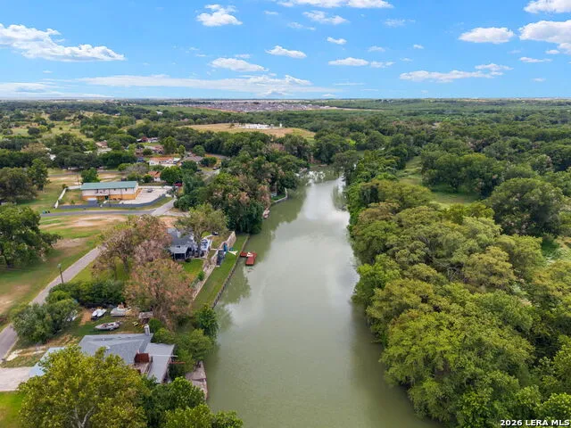 34 river oak Seguin, TX 78155