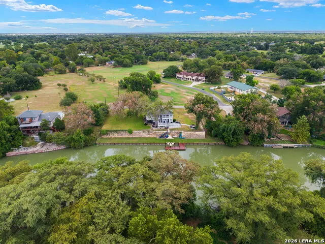 34 river oak Seguin, TX 78155