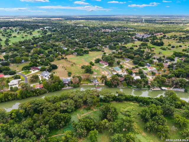 34 river oak Seguin, TX 78155