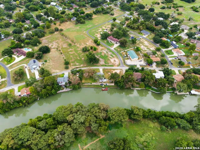 34 river oak Seguin, TX 78155