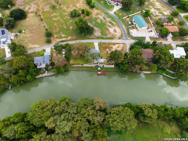 34 river oak Seguin, TX 78155