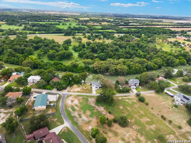 34 river oak Seguin, TX 78155