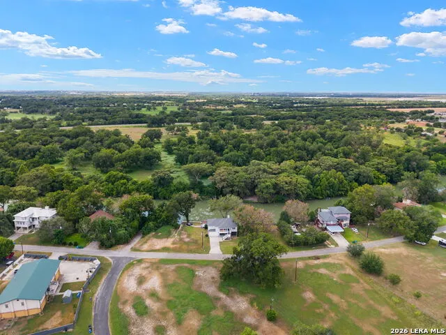 34 river oak Seguin, TX 78155