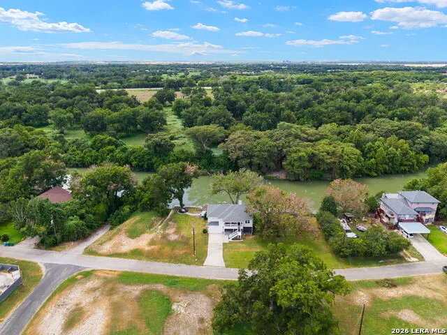 34 river oak Seguin, TX 78155