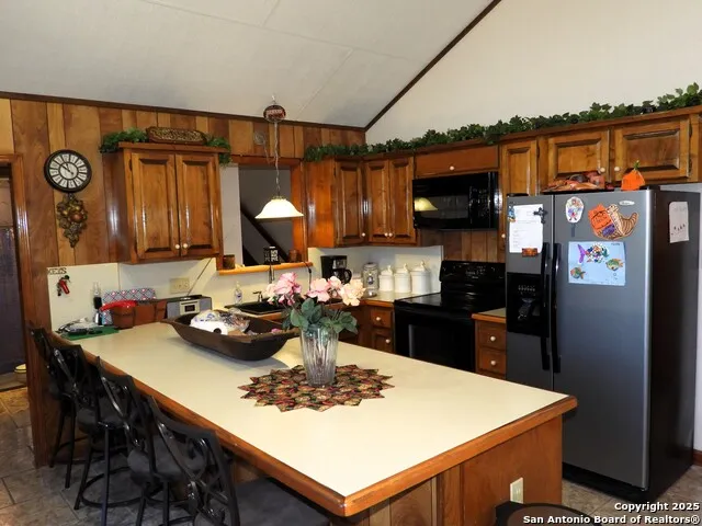 3078 Goat Hill Road Lakehills, TX 78063