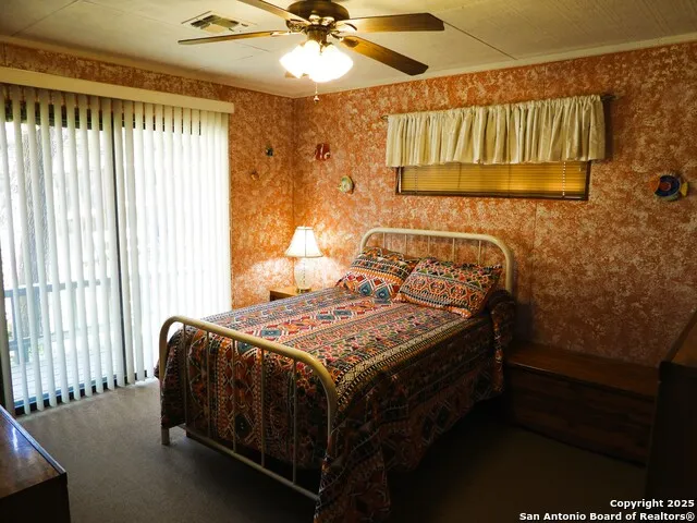 3078 Goat Hill Road Lakehills, TX 78063