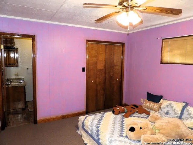 3078 Goat Hill Road Lakehills, TX 78063