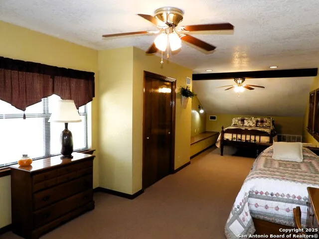 3078 Goat Hill Road Lakehills, TX 78063
