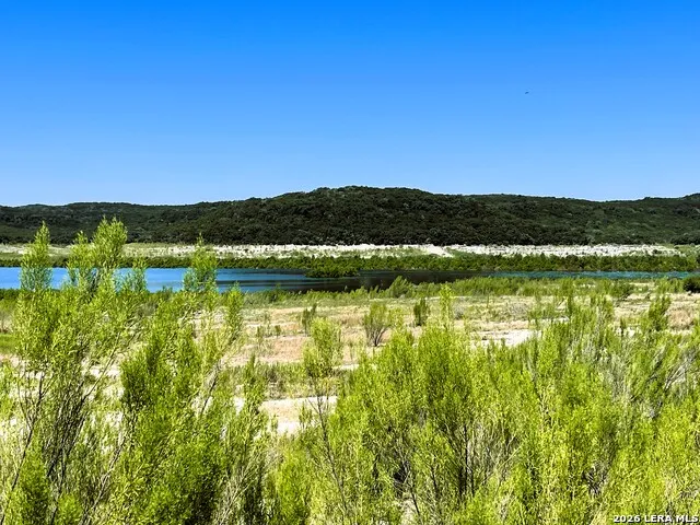 3078 Goat Hill Road Lakehills, TX 78063