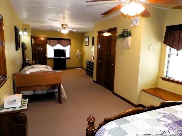 3078 Goat Hill Road Lakehills, TX 78063