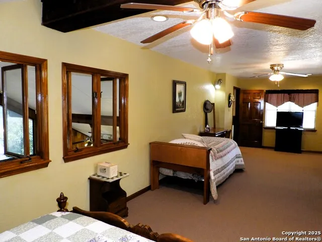 3078 Goat Hill Road Lakehills, TX 78063