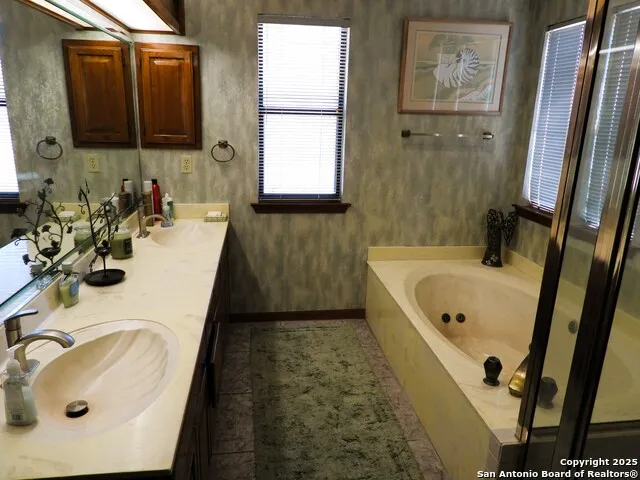 3078 Goat Hill Road Lakehills, TX 78063