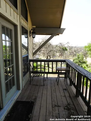 3078 Goat Hill Road Lakehills, TX 78063
