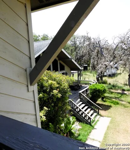 3078 Goat Hill Road Lakehills, TX 78063