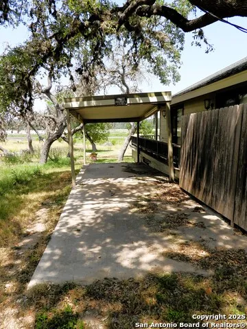 3078 Goat Hill Road Lakehills, TX 78063
