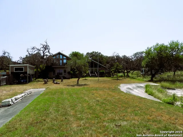 3078 Goat Hill Road Lakehills, TX 78063