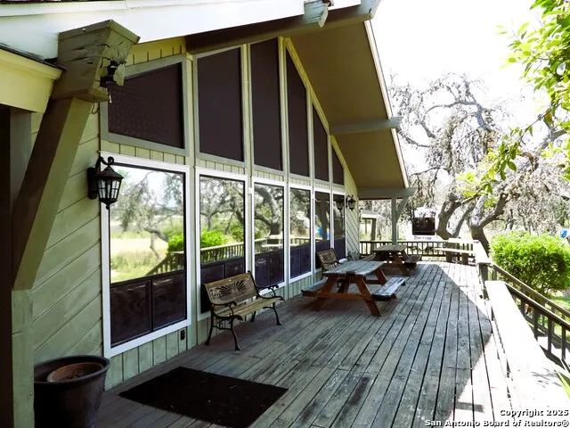 3078 Goat Hill Road Lakehills, TX 78063